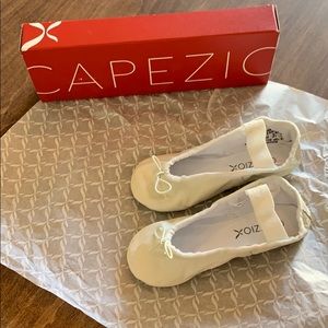 NWT Capezio Daisy White Toddler Ballet Shoes